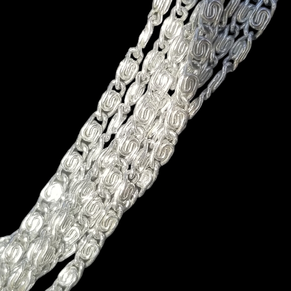 SARAH COVENTRY SILVERTONED LIGHTWEIGHT LAYERED SNAIL CHAIN NECKLACE - Picture 4 of 6